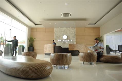 WATERGATE HOTEL $35 ($̶5̶3̶) .